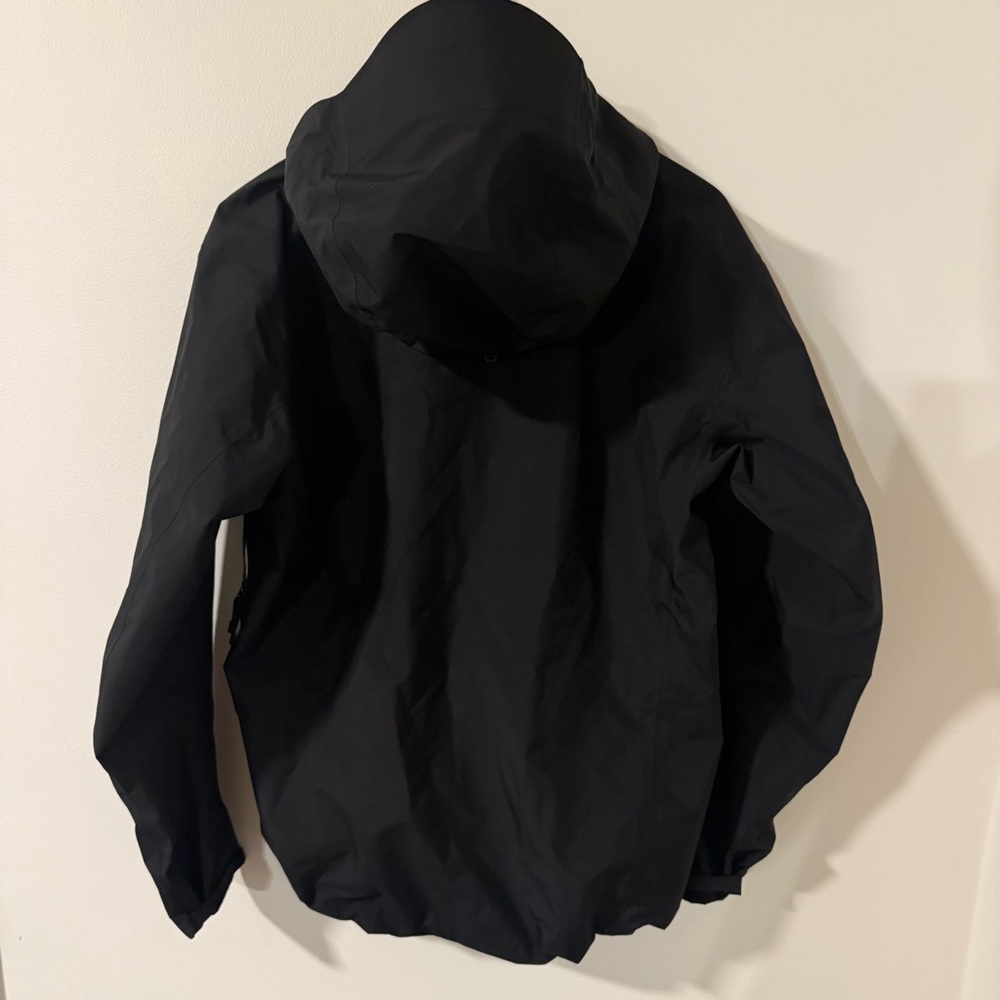 Arc'teryx Black Jacket Beta LT - Picture 6 of 6